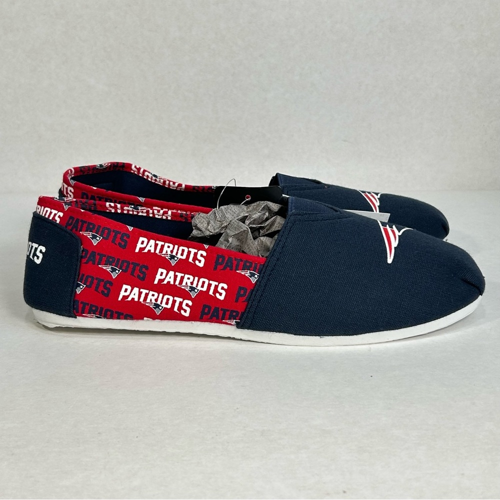 NFL Football New England Patriots Slip On Almond Toe Flats Shoe; Women’s Size XL